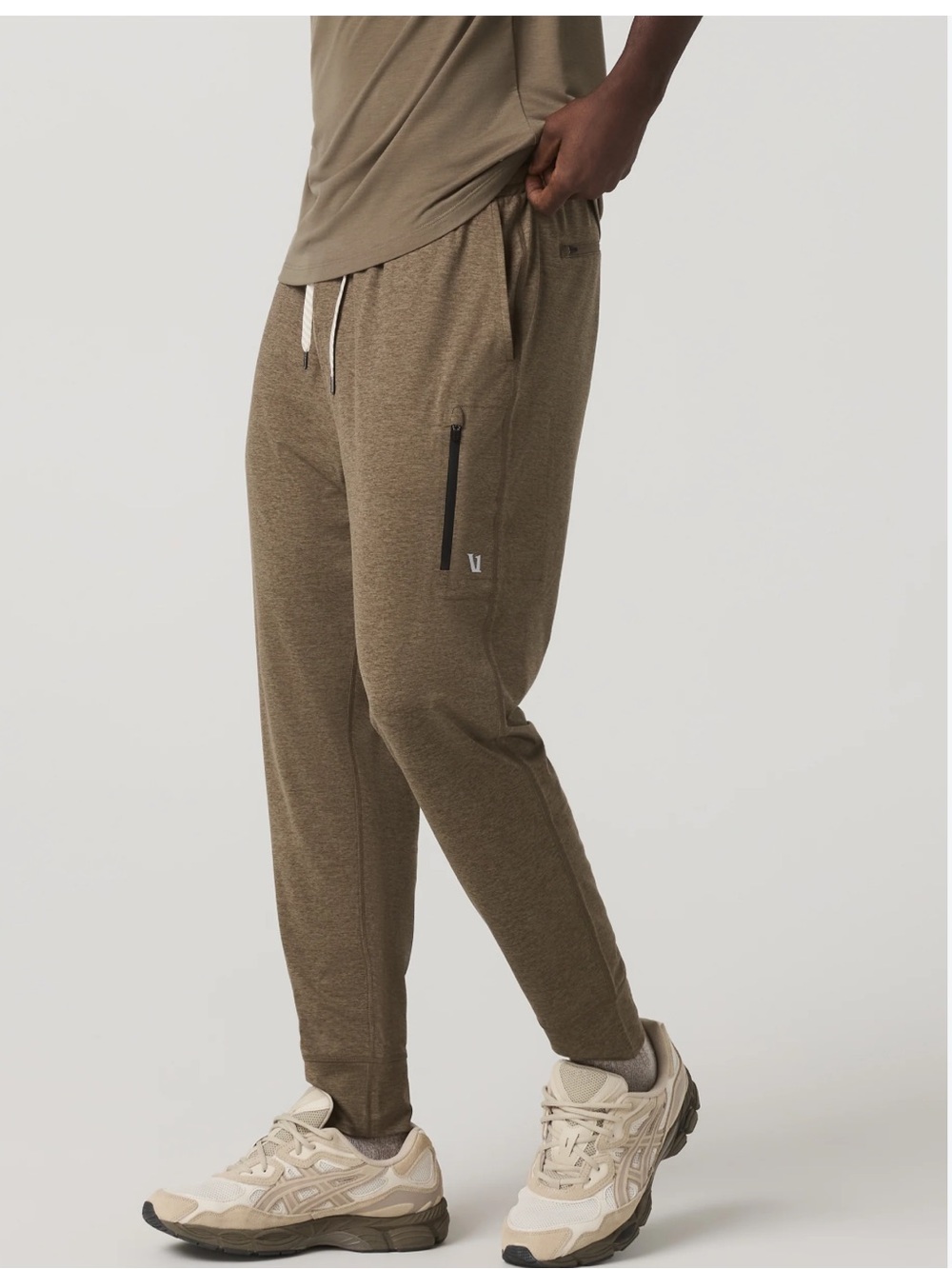 Vuori papercon halter Sunday performance joggers size xL athletic